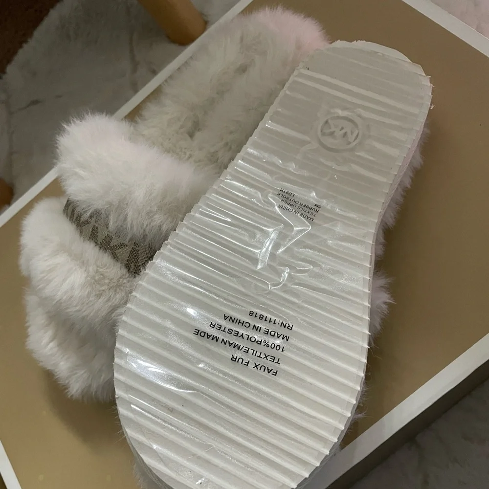 Michael kors sandals - Picture 2 of 3